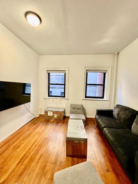 Mid Town East Street Apartments Next To Times Square New York Extérieur photo