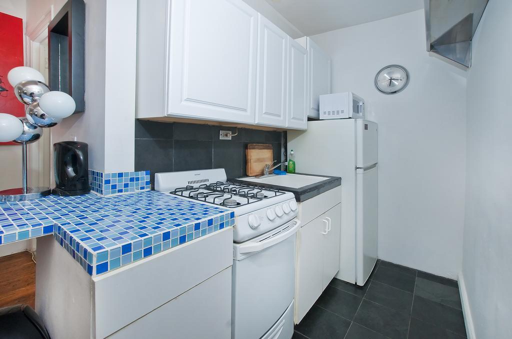 Mid Town East Street Apartments Next To Times Square New York Extérieur photo