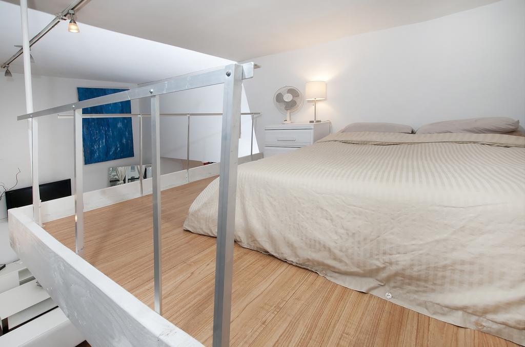 Mid Town East Street Apartments Next To Times Square New York Extérieur photo